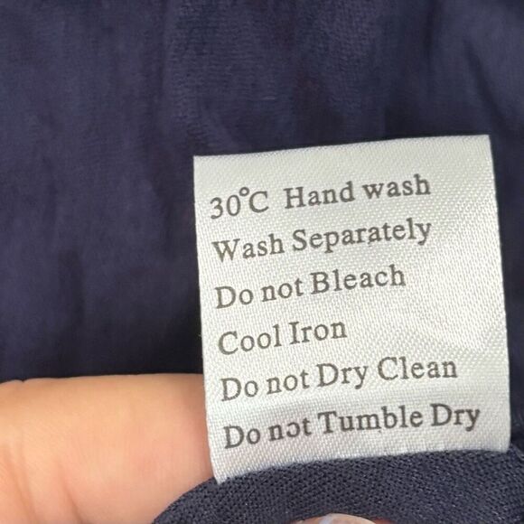 Coco Cabana Navy Embroidered Cropped Tank NWT size large - Picture 4 of 5